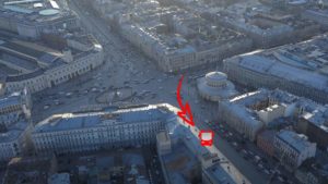 Автобусная остановка отправления в туры от метро Площадь Восстания