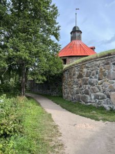 Круглая воротная башня