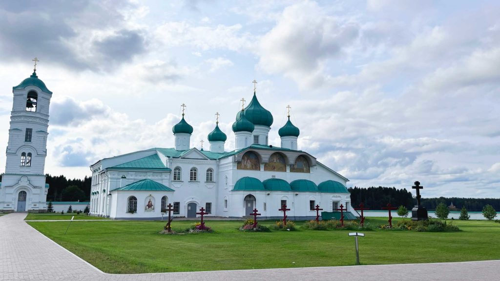 Александро-Свирский монастырь летом