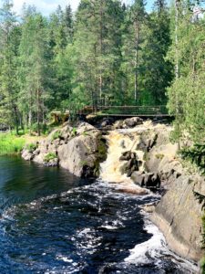 водопады Ахинкоски