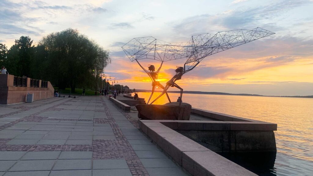 Петрозаводск, набережная, памятник "Рыбаки"