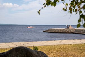 Пирамида в Петрозаводске памятник, Онежская набережная