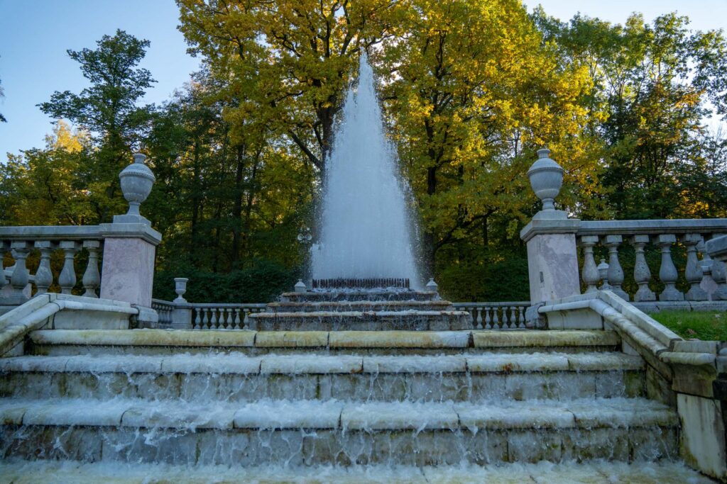 Каскад света в Петергофе