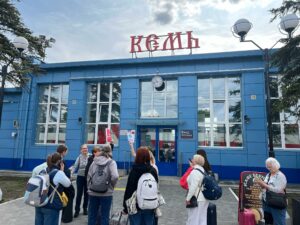 Встреча группы у вокзала города Кемь, Туры на Соловки из Санкт-Петербурга
