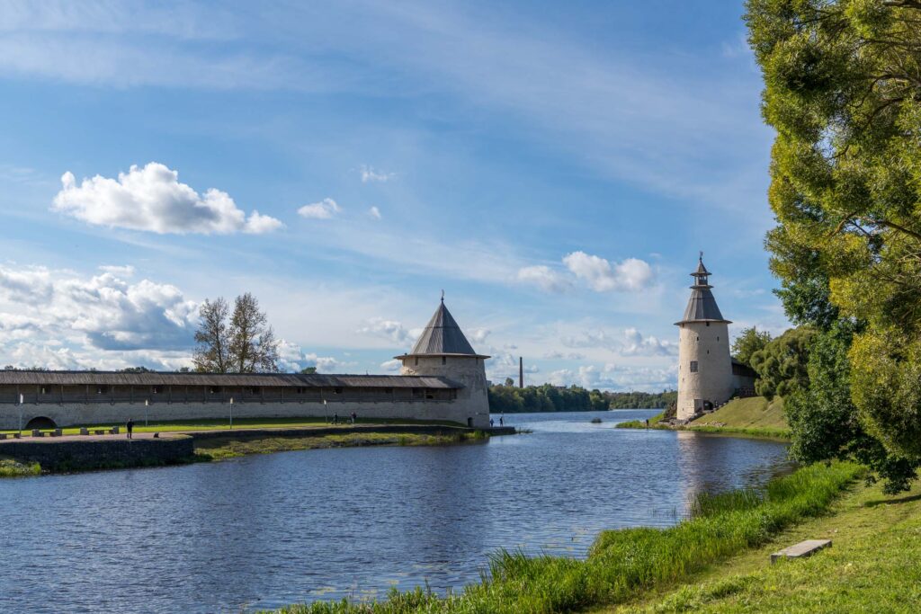 Псков, река Великая и Кремль