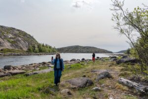 Прогулка вдоль пролива на Соловках