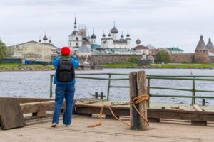 Набережная Соловков, вид на монастырь с пирса
