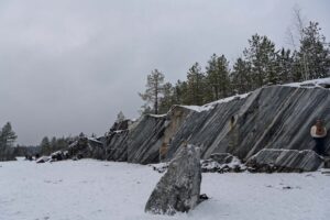 Панорама мраморных стен Рускеалы